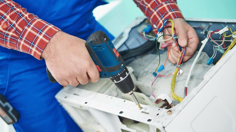Akyazı Mitsubishi Mitsubishi çamaşır makinesi kart tamiri – Su almama arızası orijinal parça ile giderildi. - Teknik servis örneği